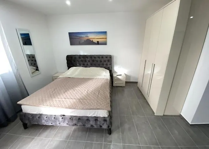 Apartment Nika With Jacuzzi Budva