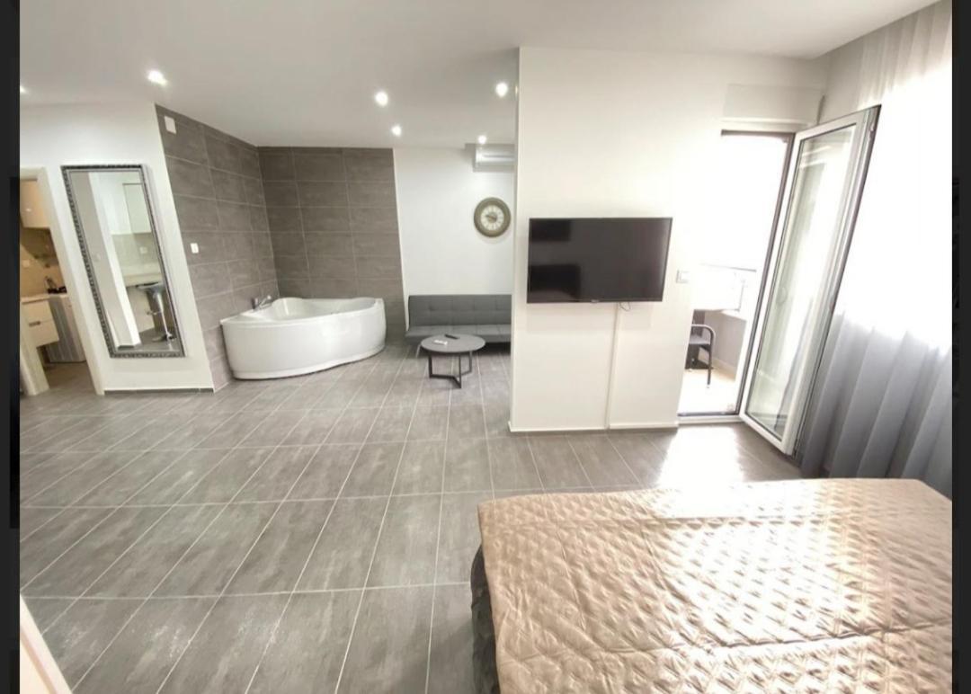 Appartement Nika With Jacuzzi